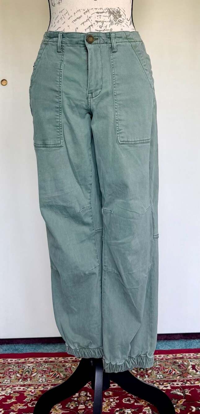 BB Dakota Los Angeles Women’s Utility Cargo Pants Green Jogger Size 9